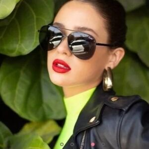 QUAY Australia | Vivienne Aviator Sunglasse BLACK SMOKE NEW
